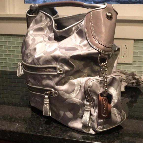 Large Very Rare Coach Handbag - Picture 2 of 7